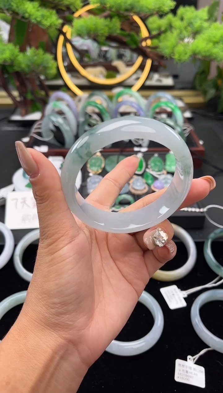 未镶嵌手镯翡翠手镯