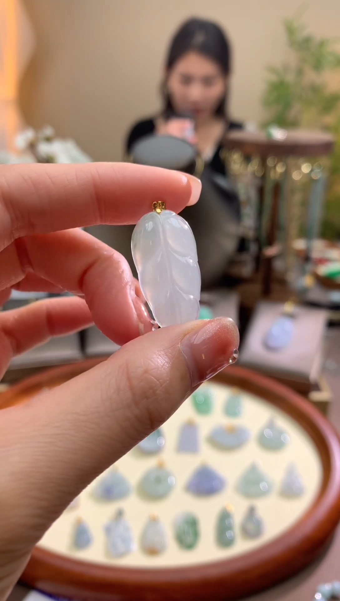 【闪购商品】翡翠颈饰18K金镶嵌叶子