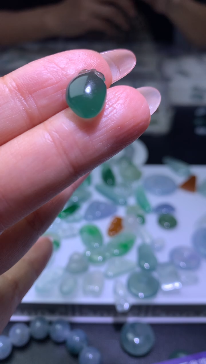 定制翡翠未镶嵌毛货