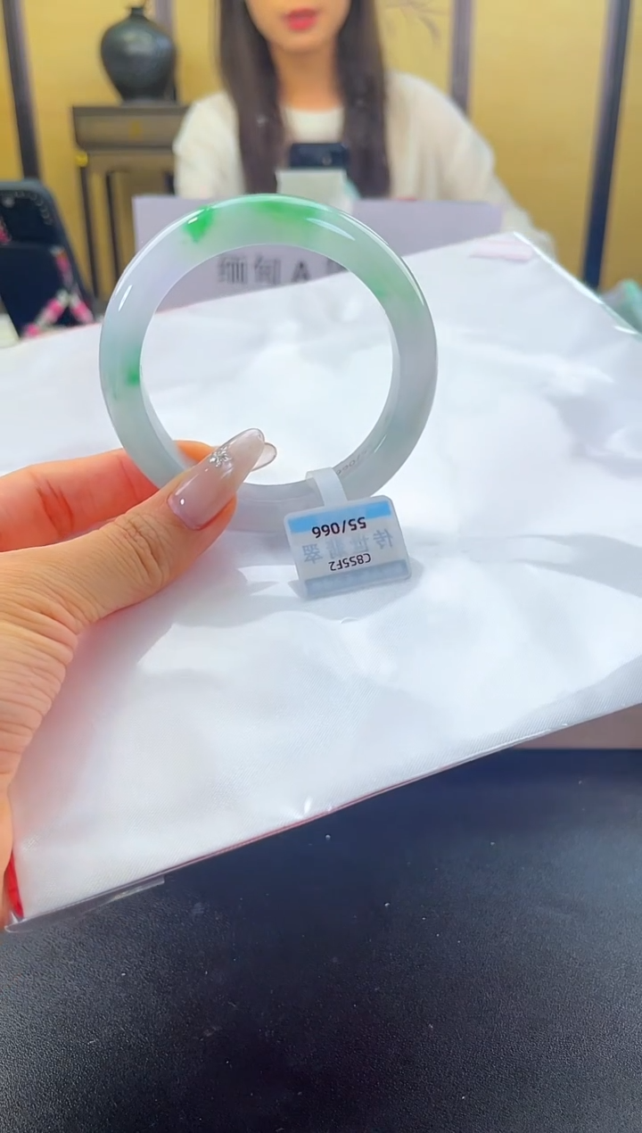 缅甸A货翡翠手镯编号066圈口55条宽11.6条厚9.9