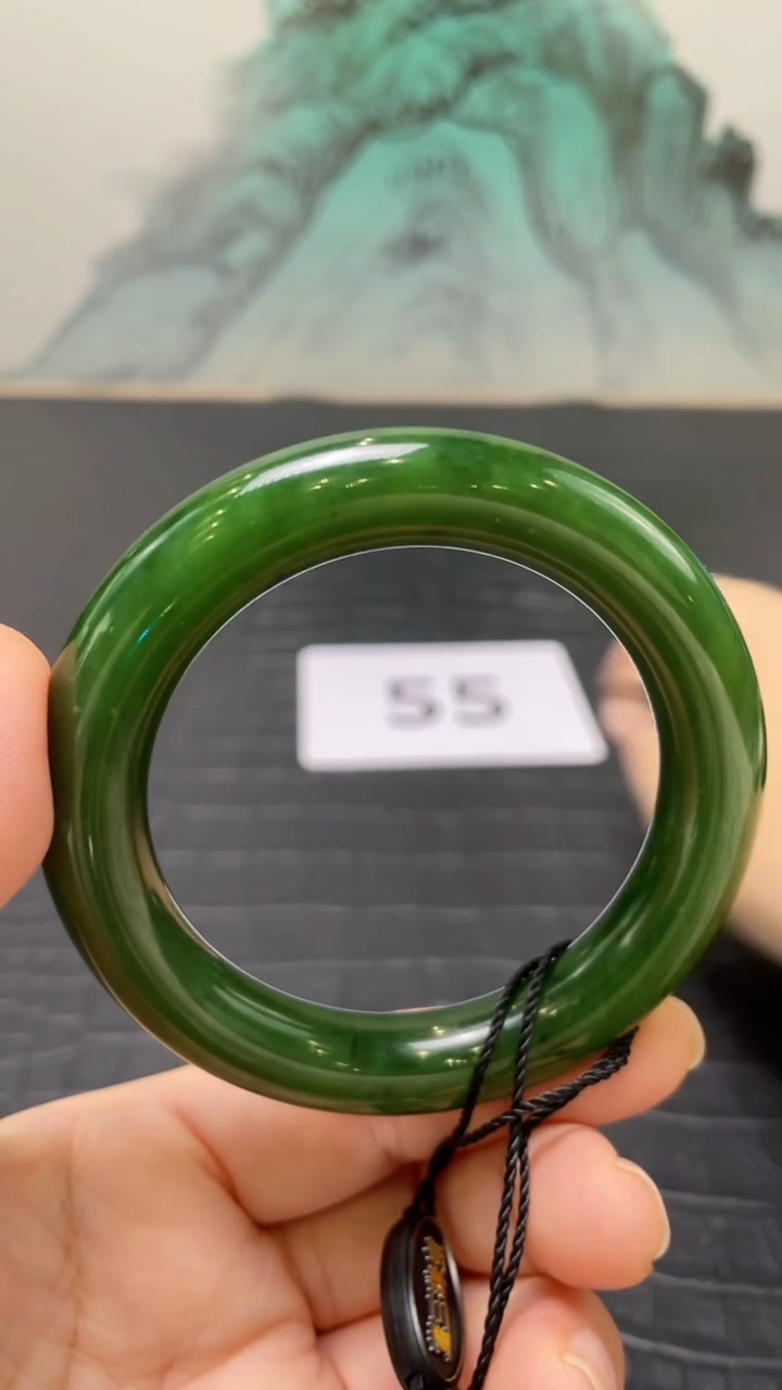 未镶嵌手镯和田玉（碧玉）?**?55