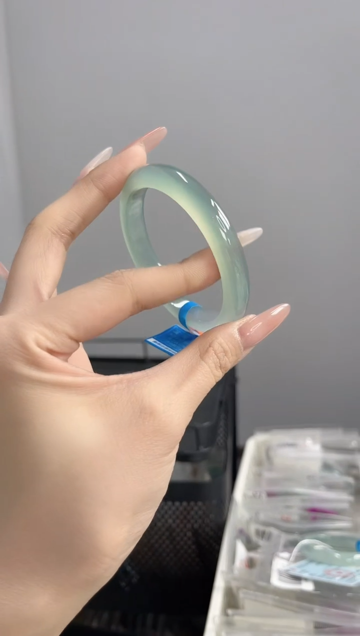 【闪购商品】玛瑙/玉髓手镯未镶嵌55-56圈