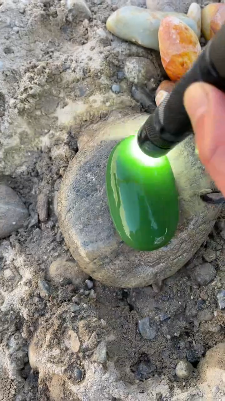 颈饰未镶嵌和田玉（糖玉）0022