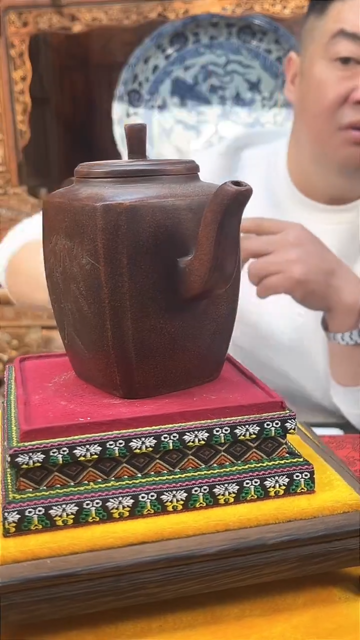 【闪购商品】瓷片275F现代工艺品一个