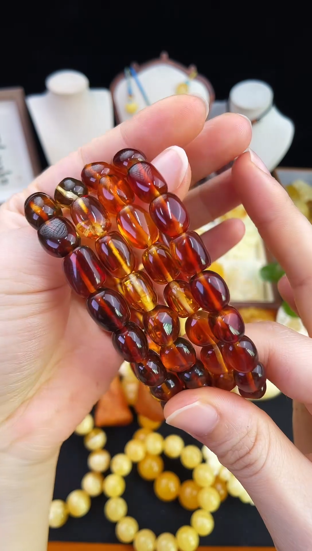 琥珀未镶嵌珠宝奇石多样性发其一