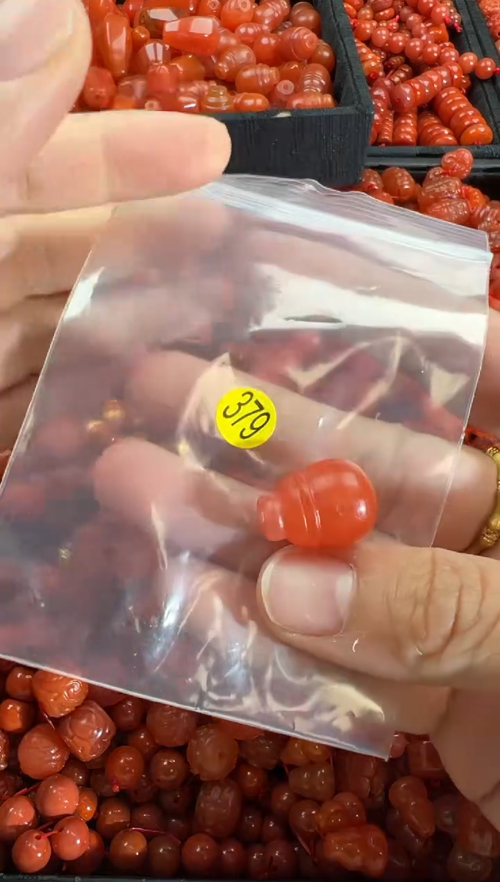 【闪购商品】南红玛瑙颈饰未镶嵌1