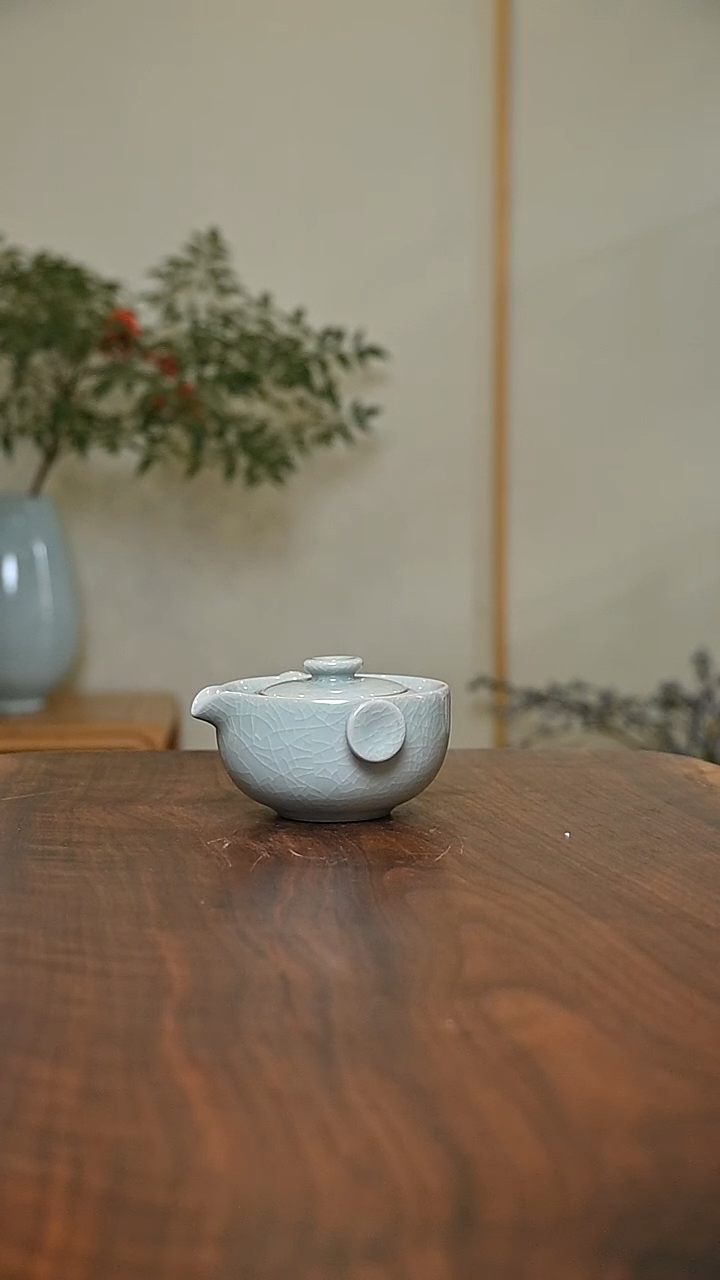 手抓壶 粉青釉 微瑕 朱家汝窑款