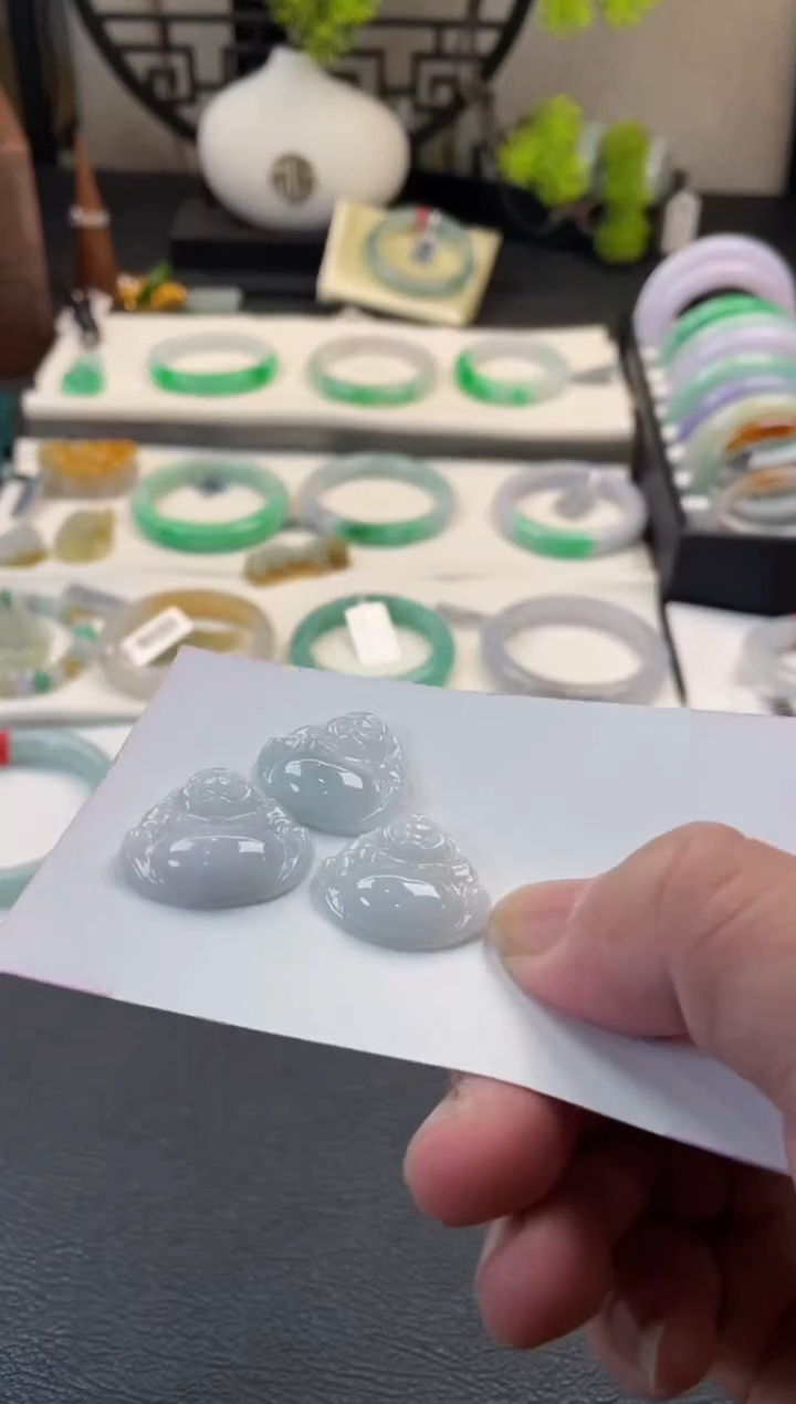 翡翠未镶嵌颈饰有纹裂