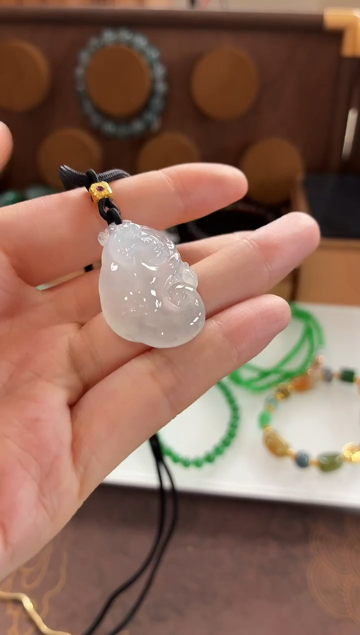 颈饰未镶嵌翡翠吊坠