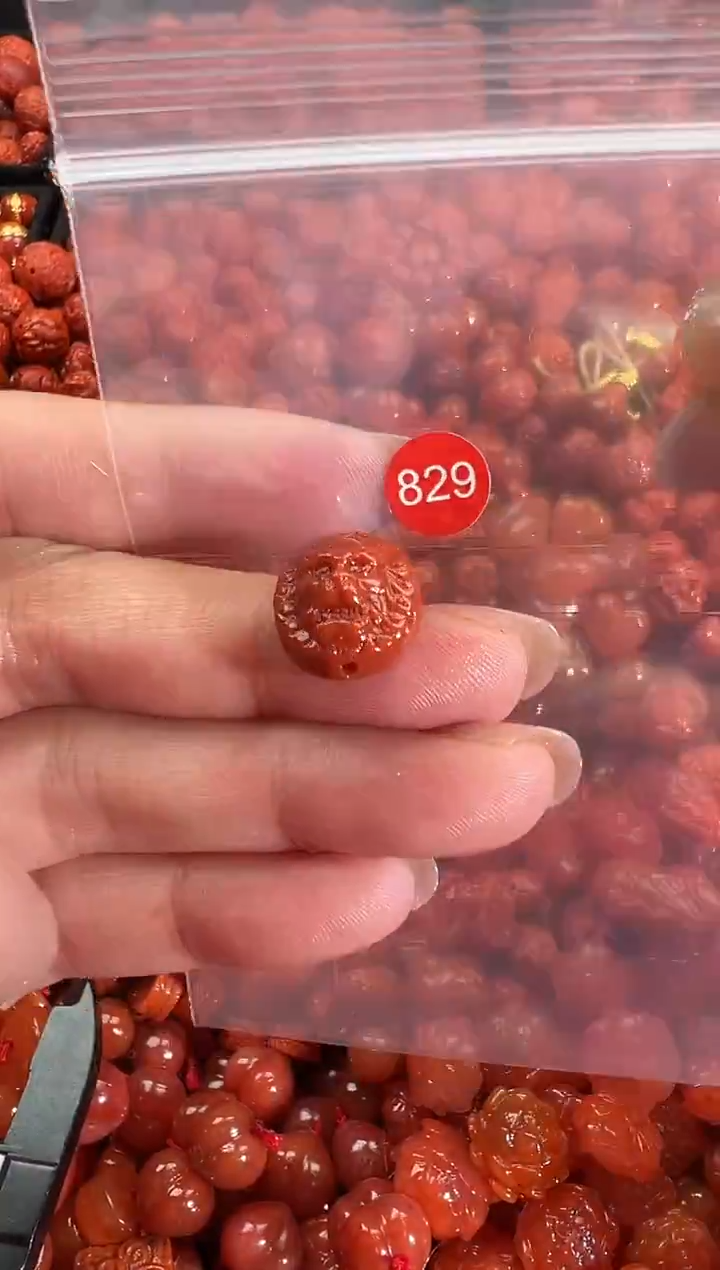 颈饰未镶嵌南红玛瑙1