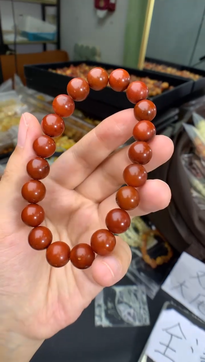 琥珀未镶嵌珠宝奇石1