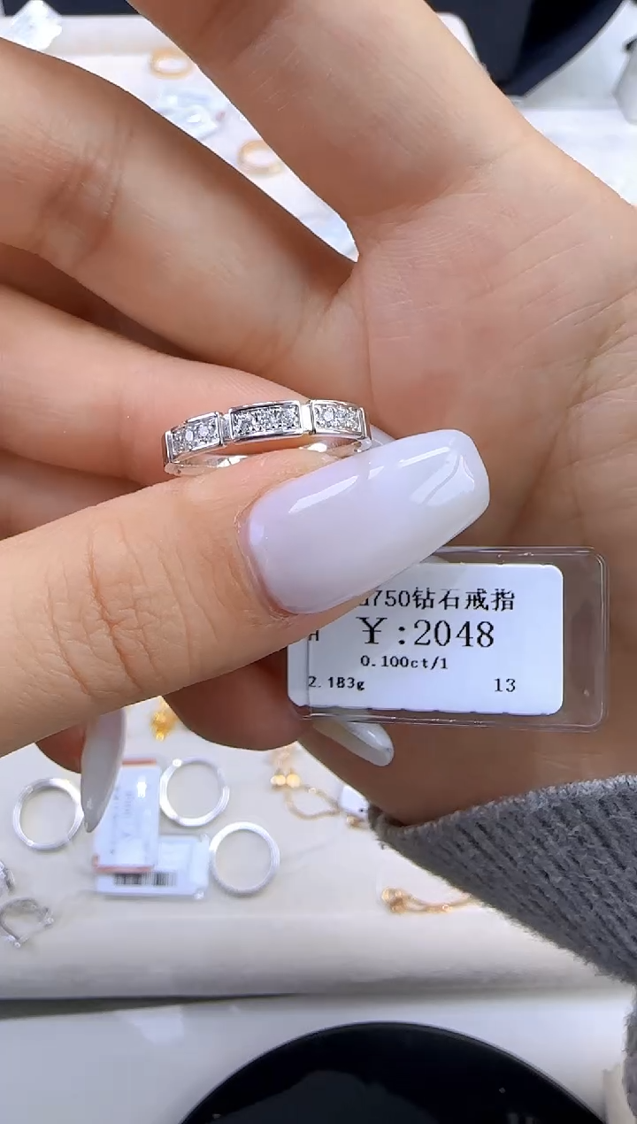 【闪购商品】钻石戒指/指环18K金镶嵌185000