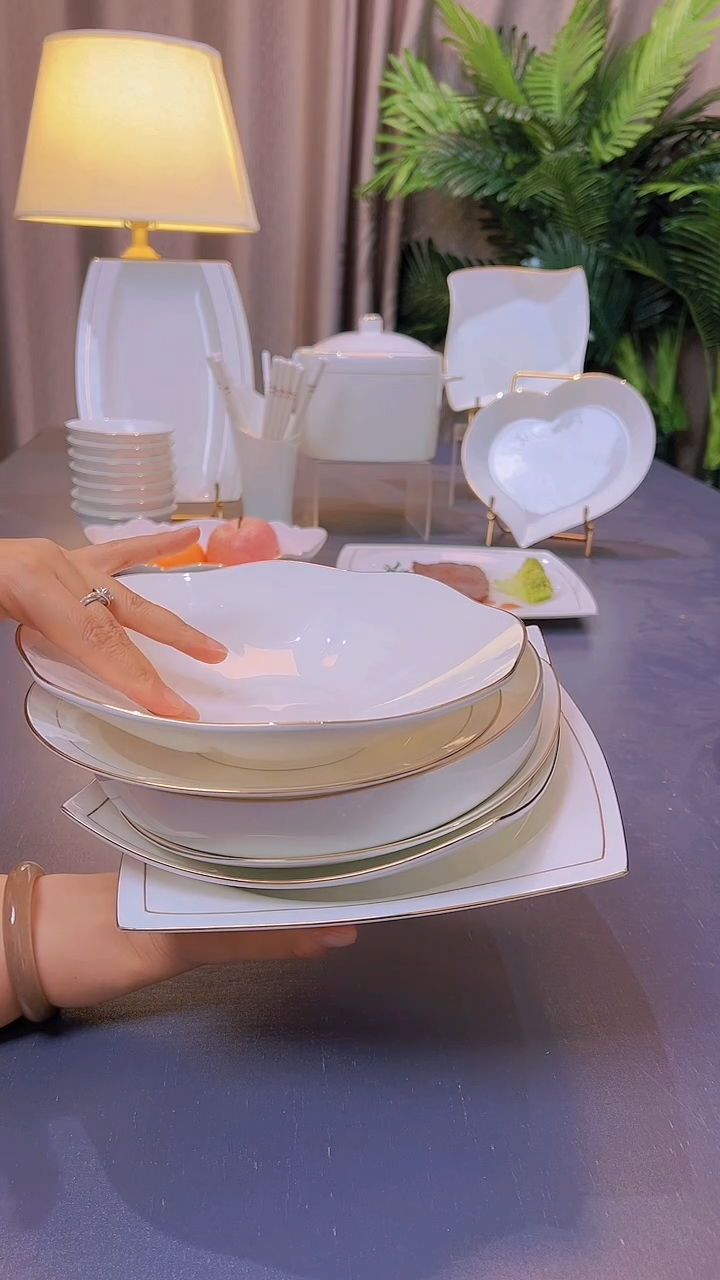 45%以上骨粉骨瓷天元贵龙三角窝盘草帽花朵盘各1个（到手6个盘子）