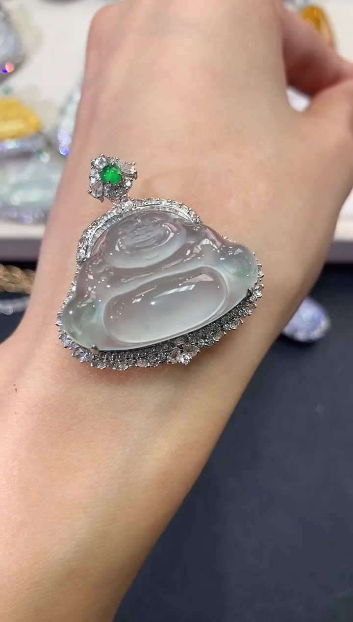 【闪购商品】翡翠吊坠(不含链)18K金镶嵌w190       