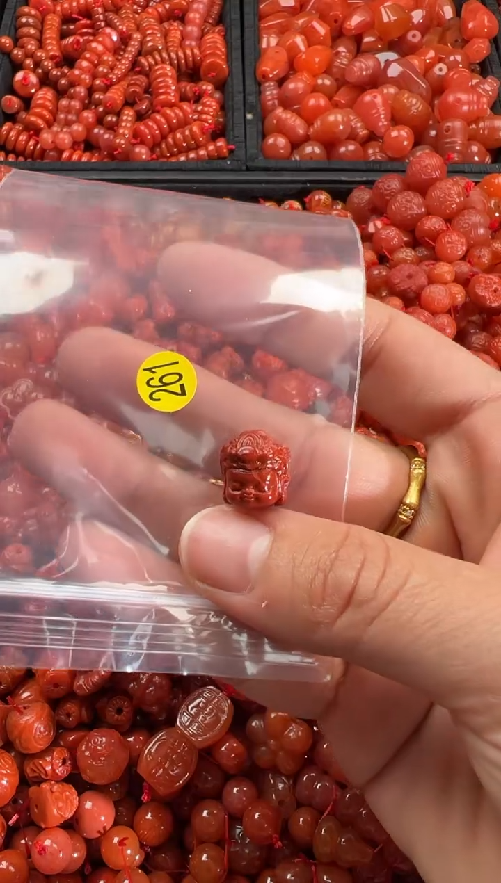 【闪购商品】南红玛瑙颈饰未镶嵌1