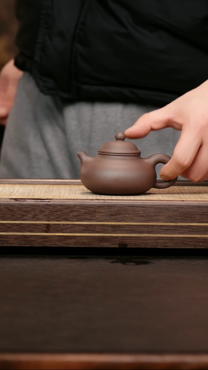 茶壶紫砂天青泥暗肝色 容天