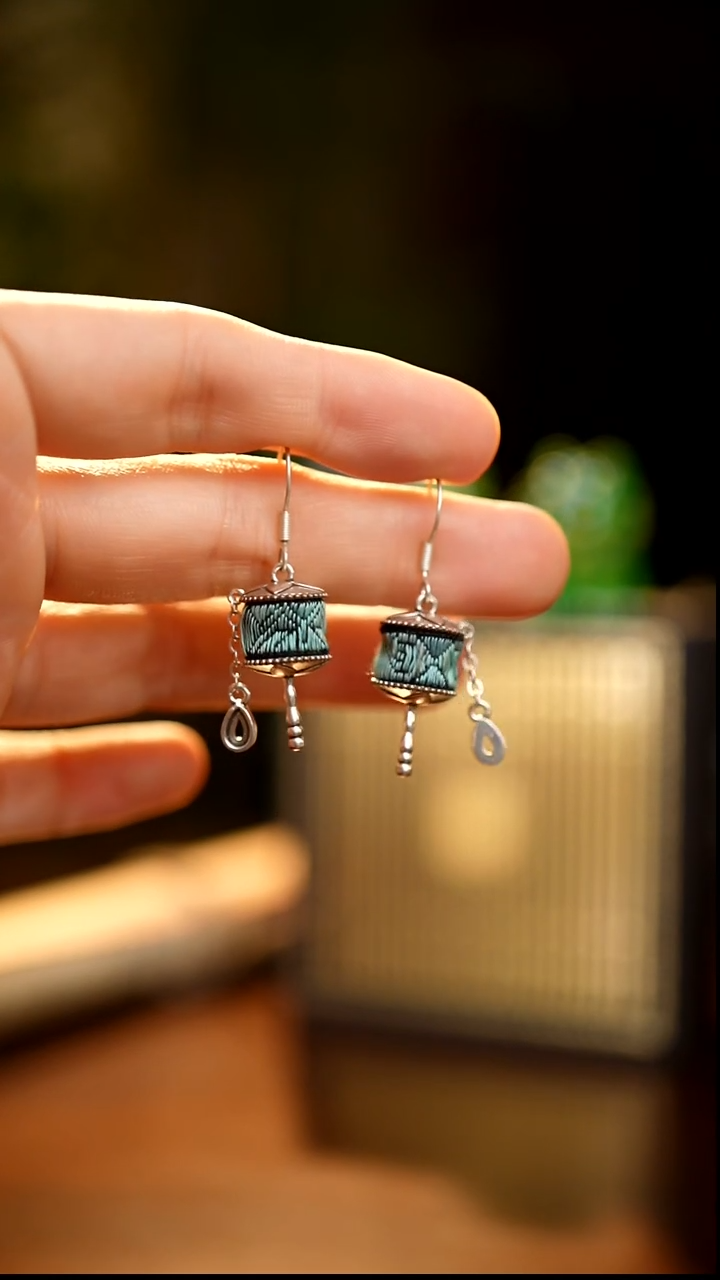 刺绣私人定制苗族手工Q514