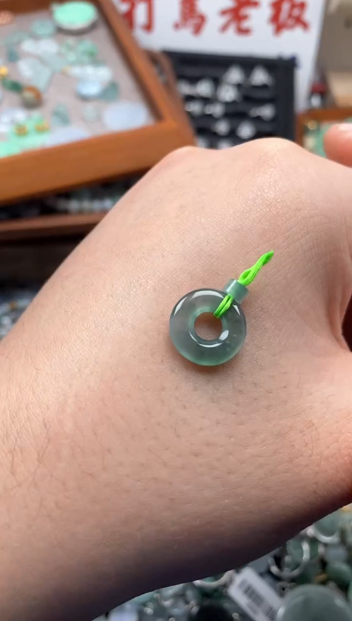 【闪购商品】翡翠颈饰未镶嵌哥哥