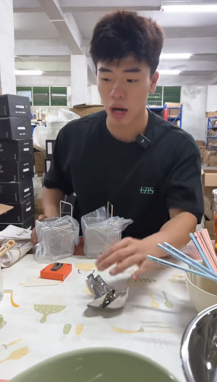 直播间秒杀清仓微瑕产品，可能当过样品拍照