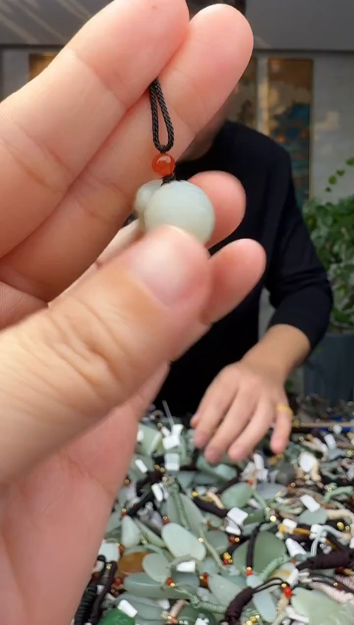 未镶嵌和田玉挂件拍一发一