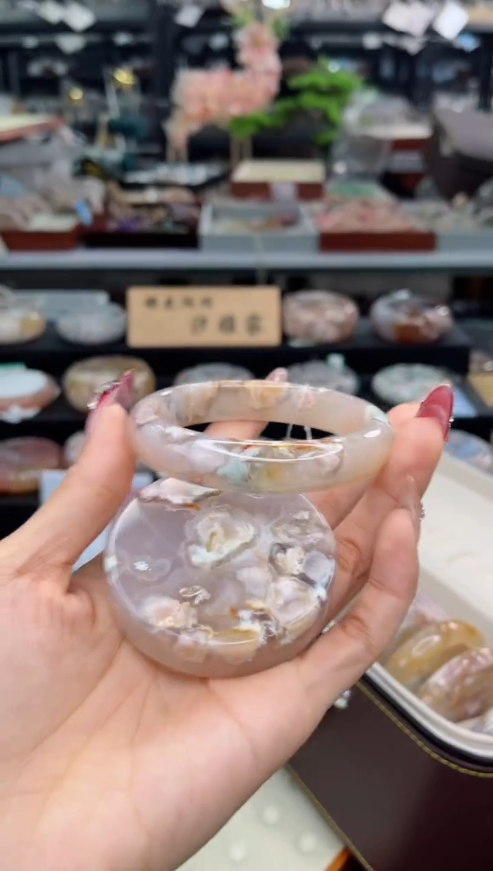 【闪购商品】石英质玉手镯未镶嵌59圈口（赠品镯心）6507100