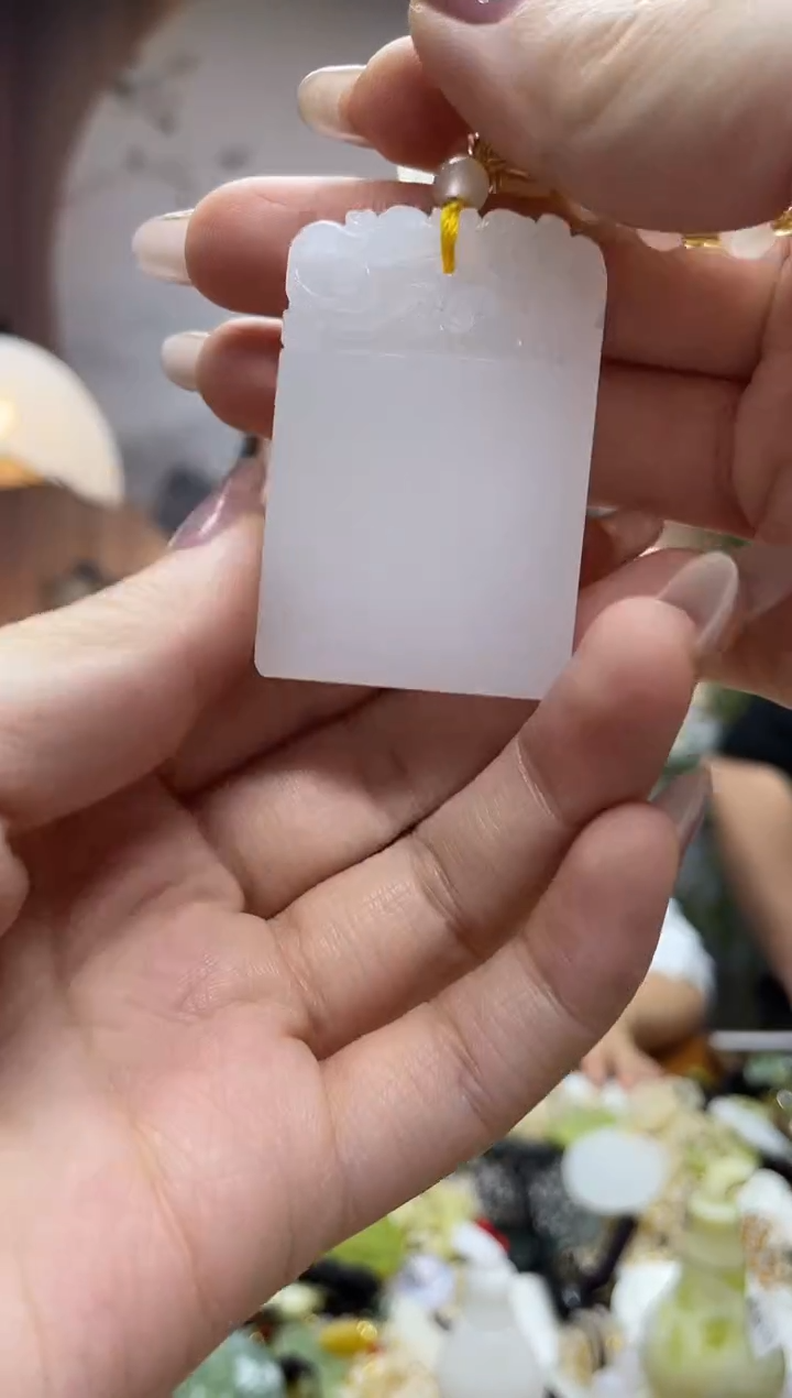 未镶嵌岫玉吊坠·