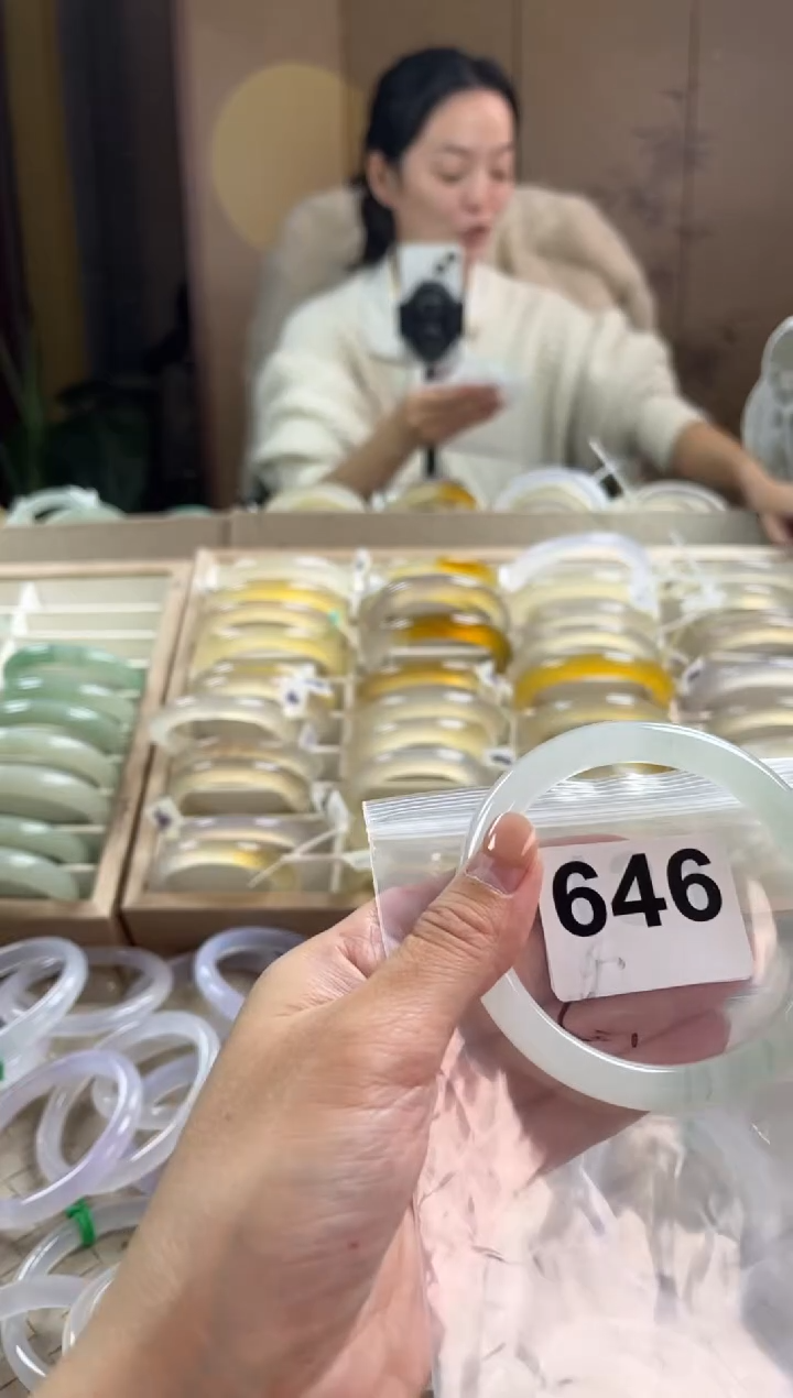 手镯玛瑙/玉髓未镶嵌646天山翠默认微抠