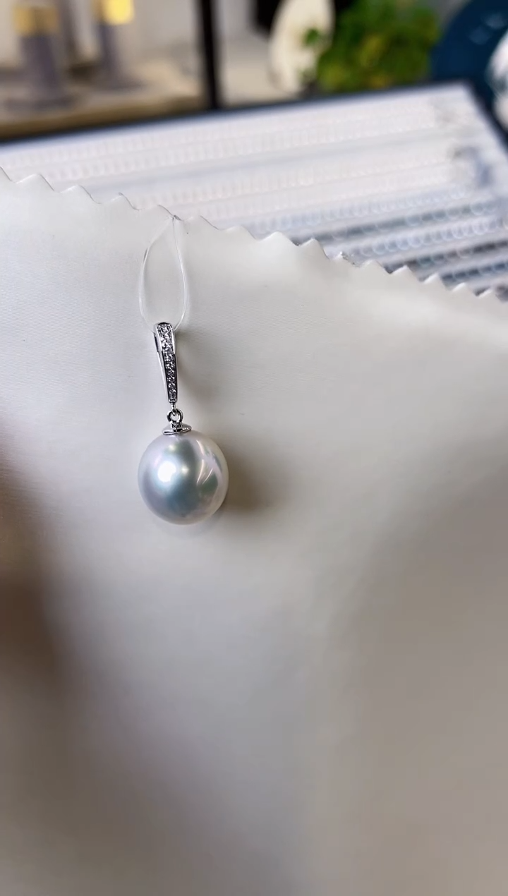 【闪购商品】海水珍珠吊坠(不含链)18K金镶嵌10-11澳白珍珠吊坠