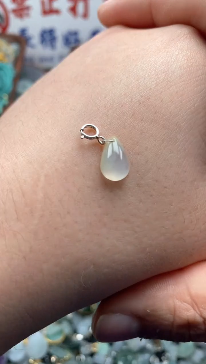 【闪购商品】翡翠颈饰未镶嵌哥哥