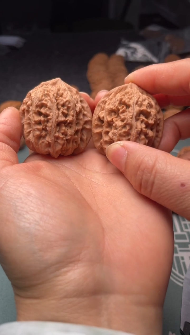 把件文玩核桃w105  牡丹   40尺