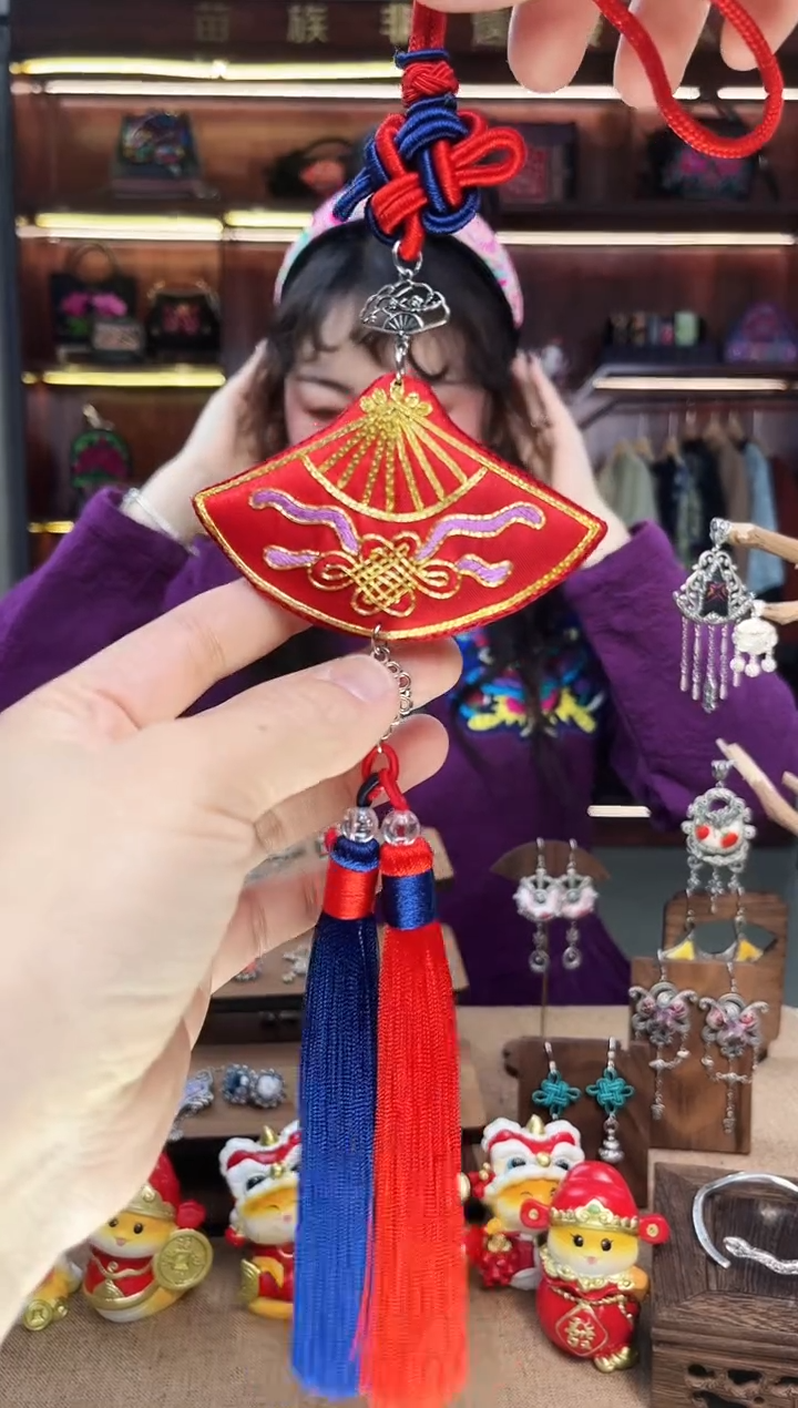 【闪购商品】织绣1758黔东南苗族刺绣