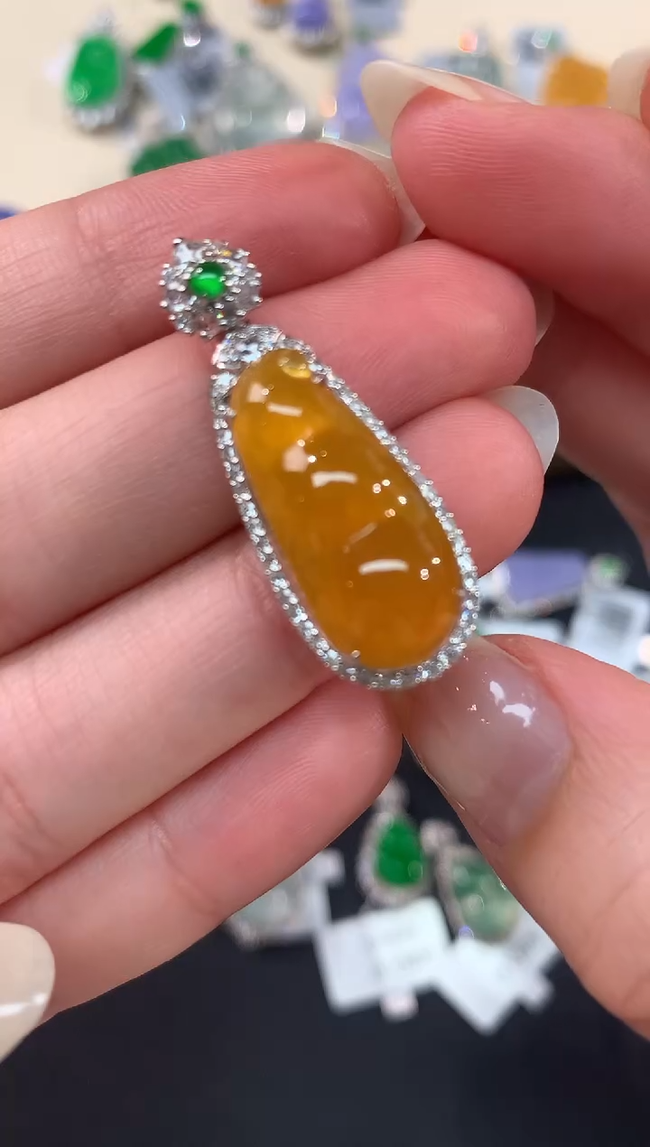 【闪购商品】翡翠吊坠(不含链)18K金镶嵌A327|19800