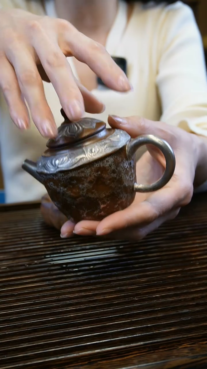 【闪购商品】鎏银莲韵孤品老岩泥微瑕介意勿拍