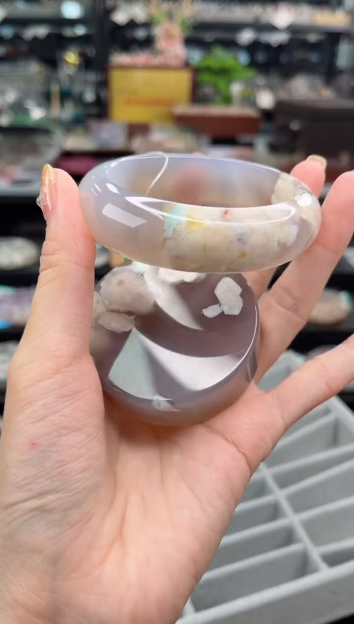 【闪购商品】石英质玉手镯未镶嵌57圈口（赠品镯心）615