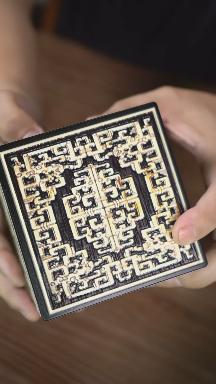 壹藏贰宝牙雕纹十公分盒子