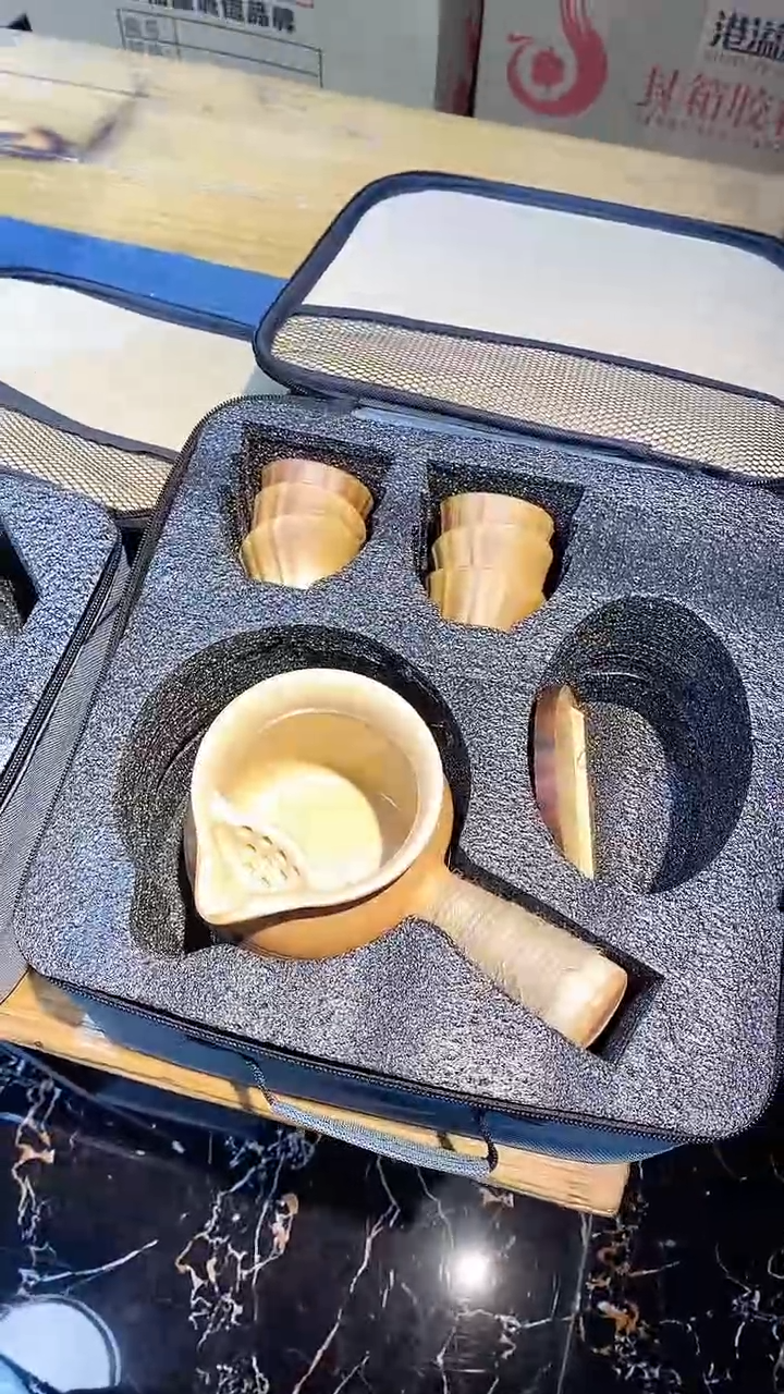 【闪购商品】800ml月牙壶+木盖+6莲花+大旅行包