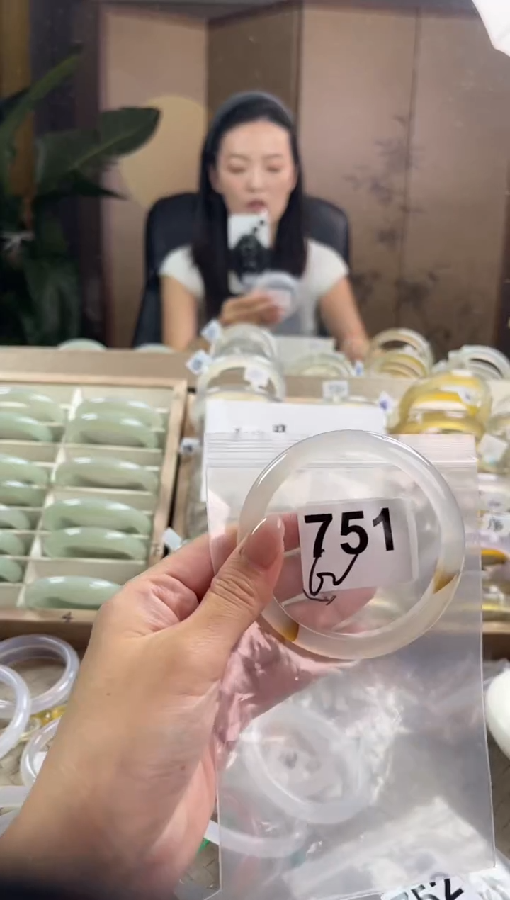 手镯玛瑙/玉髓未镶嵌751