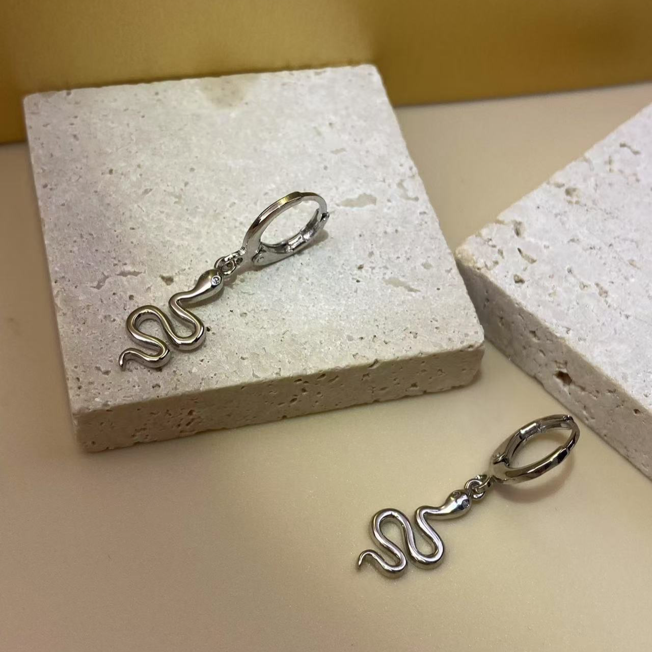 钛钢耳饰 2025时尚耳环蛇形不掉色高端大气耳饰ins风格银色简约22