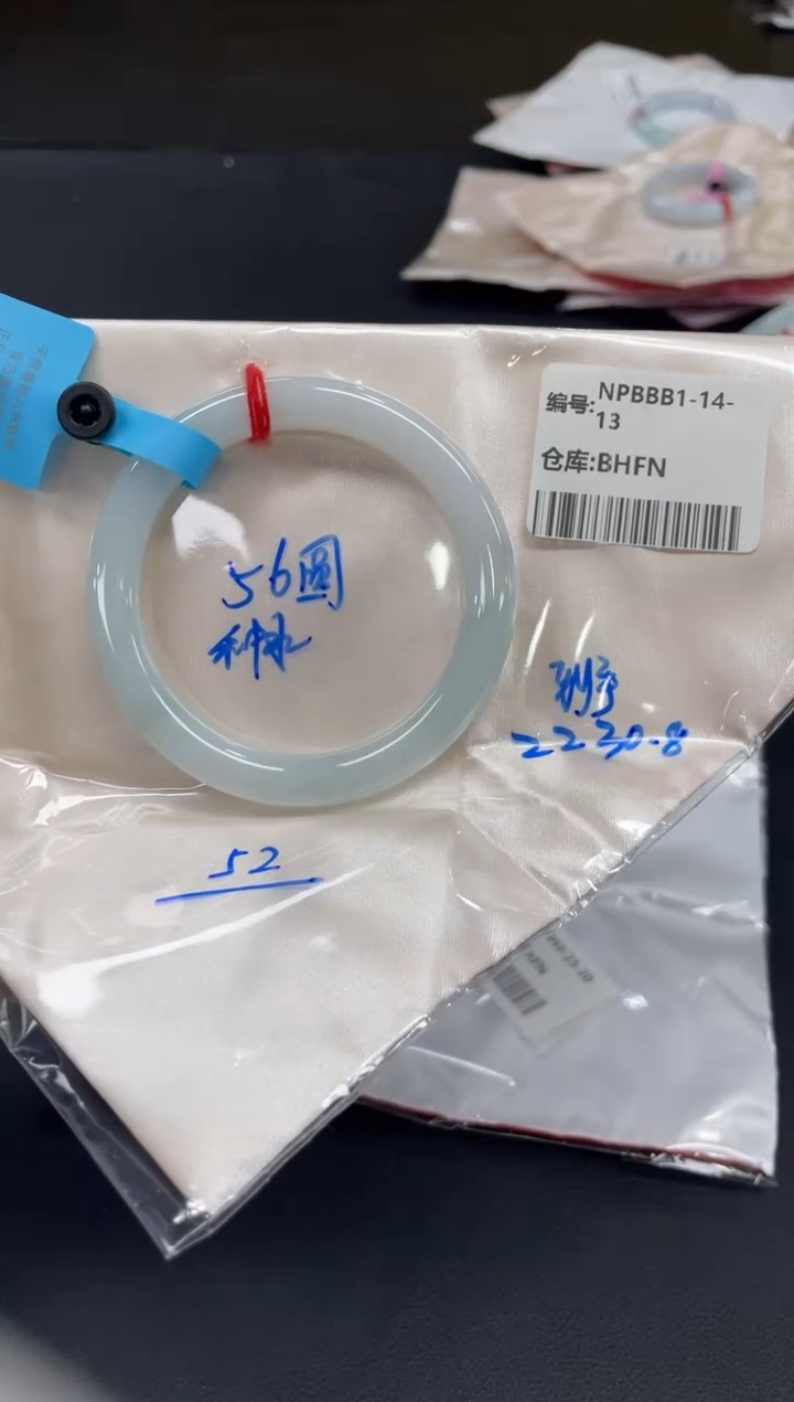 未镶嵌手镯翡翠翡翠手镯