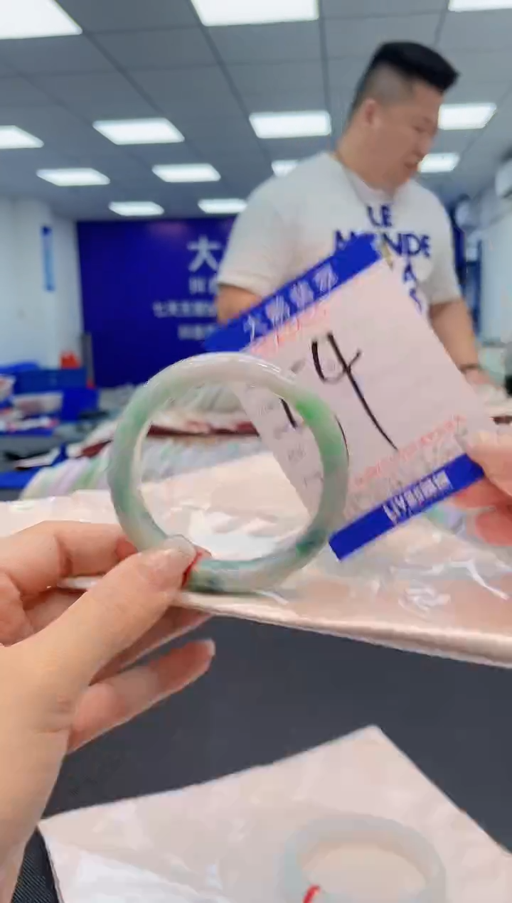 【闪购商品】翡翠手镯未镶嵌 AAAAAAAAAA