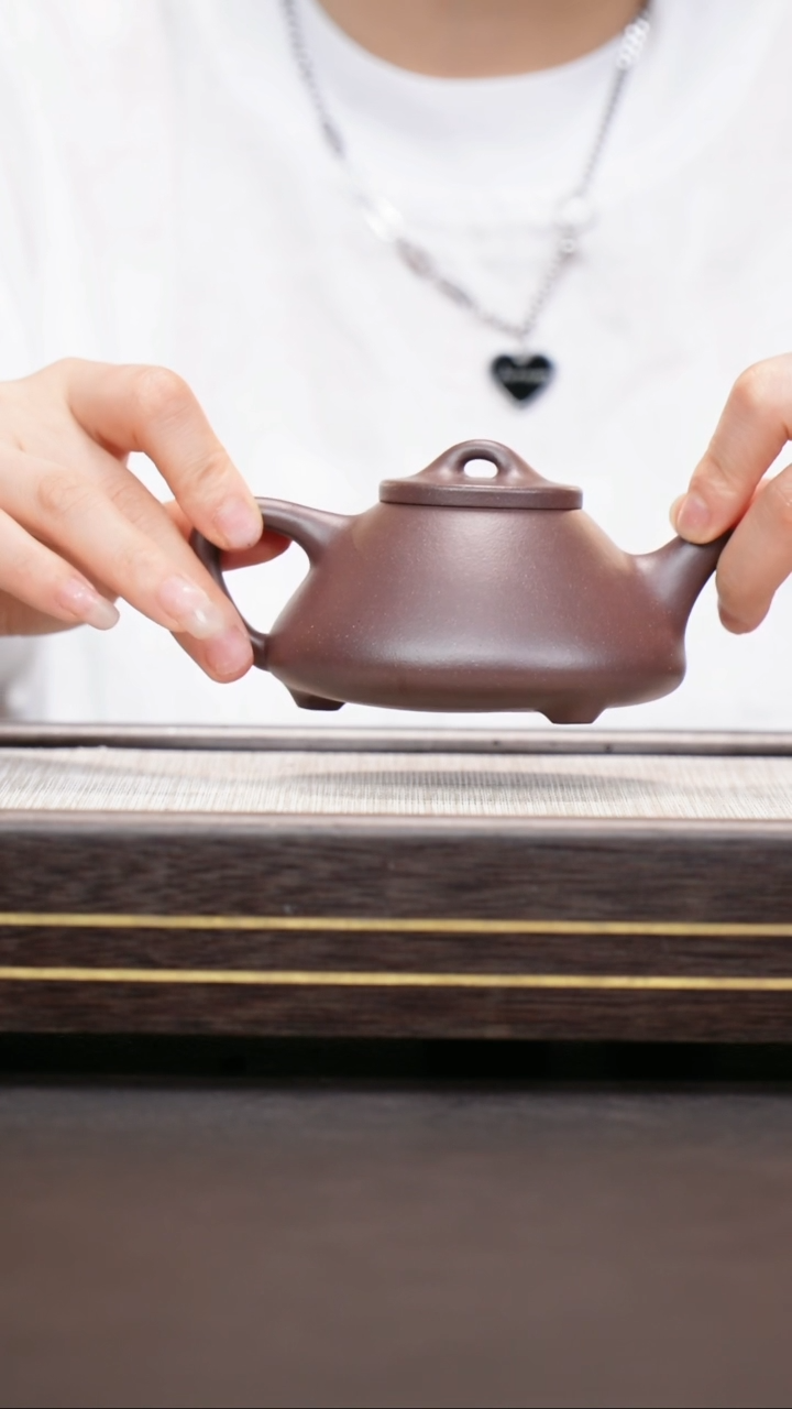 茶壶紫砂四号井底槽清  子冶石瓢（梅）