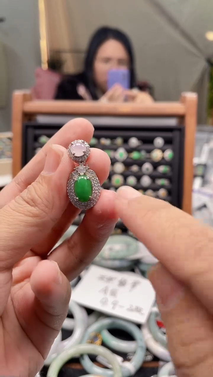 【闪购商品】翡翠颈饰未镶嵌天然翡翠A货蛋面吊坠