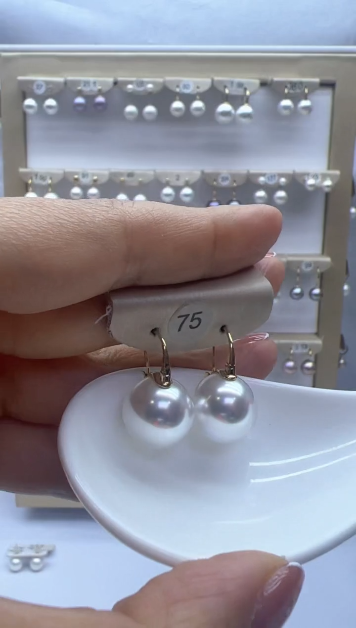 【闪购商品】淡水珍珠耳饰18K金镶嵌75