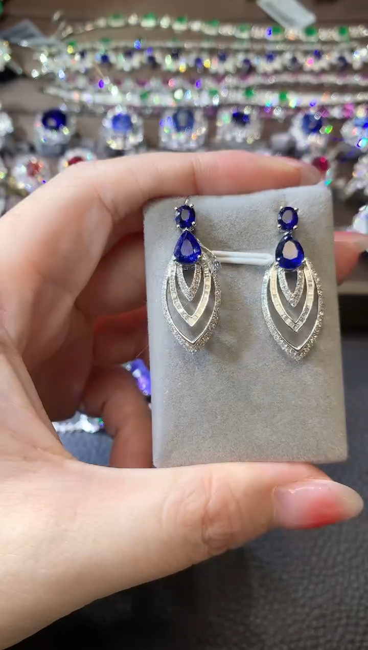 【闪购商品】蓝宝石耳饰18K金镶嵌C55 