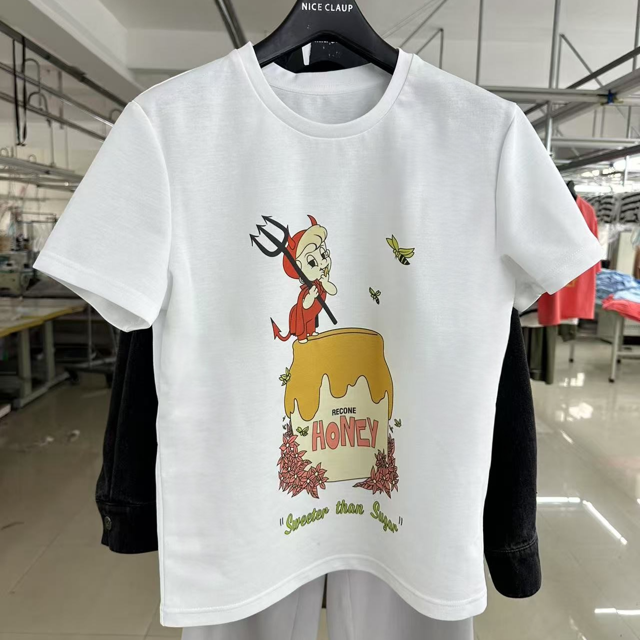 25年新款女士甜美休闲简约清新卡通印花圆领印花宽松纯棉T恤