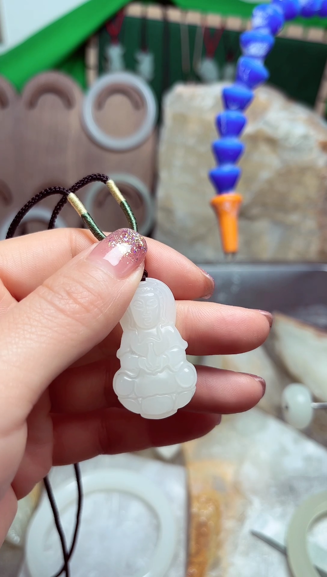 颈饰未镶嵌和田玉小款观音