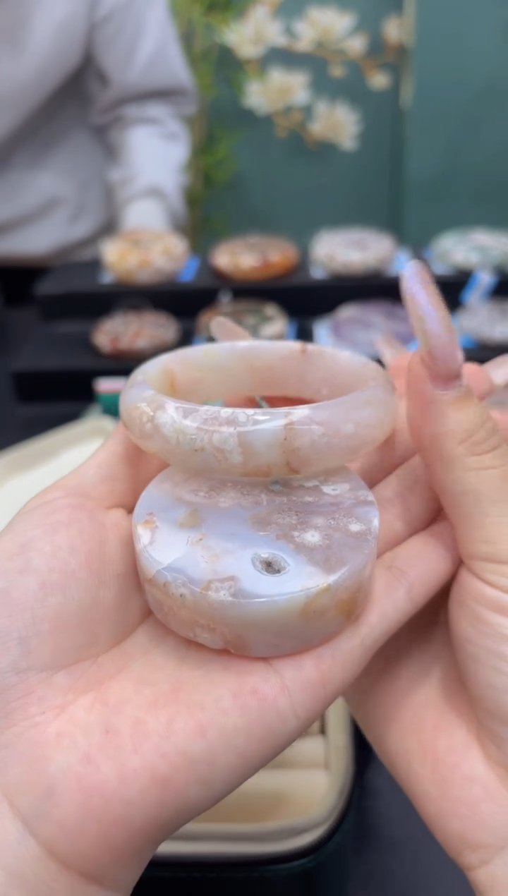 【闪购商品】石英质玉未镶嵌手镯C596(58圈赠送镯心)