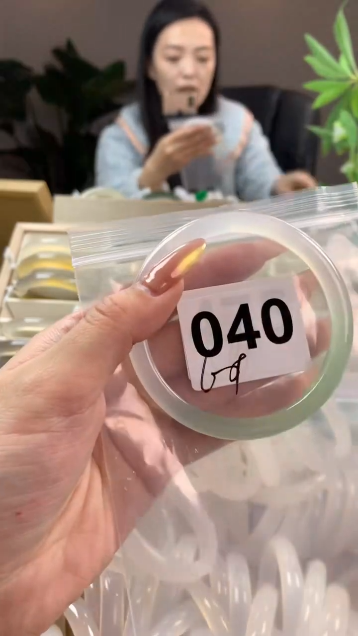 【闪购商品】玛瑙/玉髓手镯未镶嵌040
