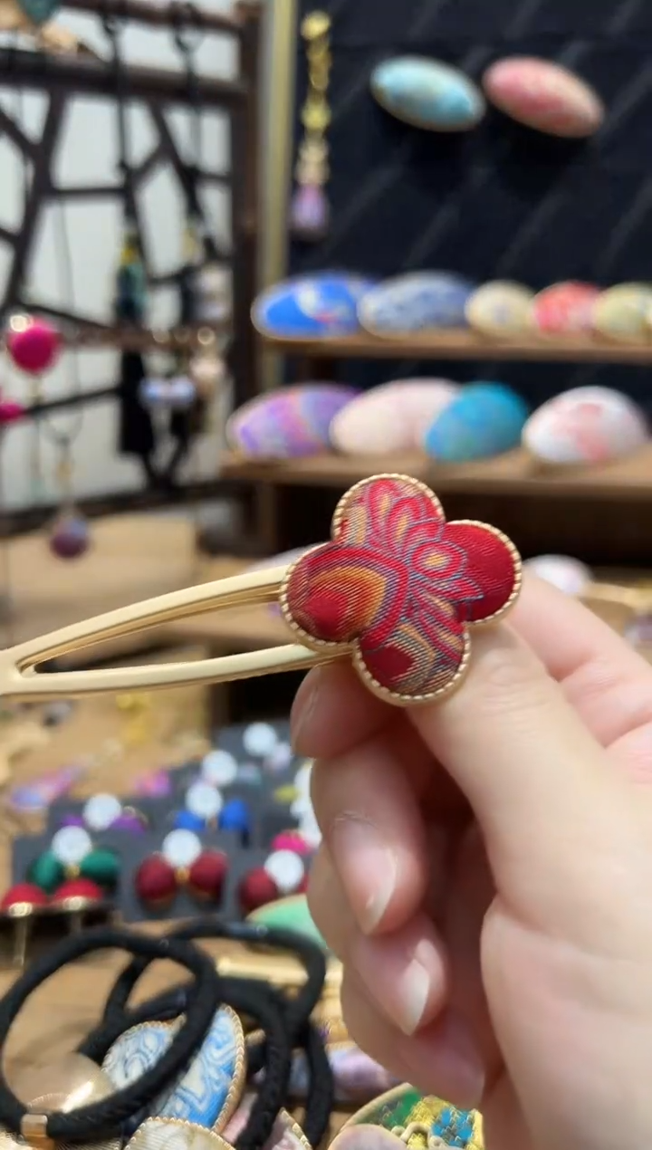 【闪购商品】【孤品车2.13】四叶草暗红彩菱鸭嘴夹