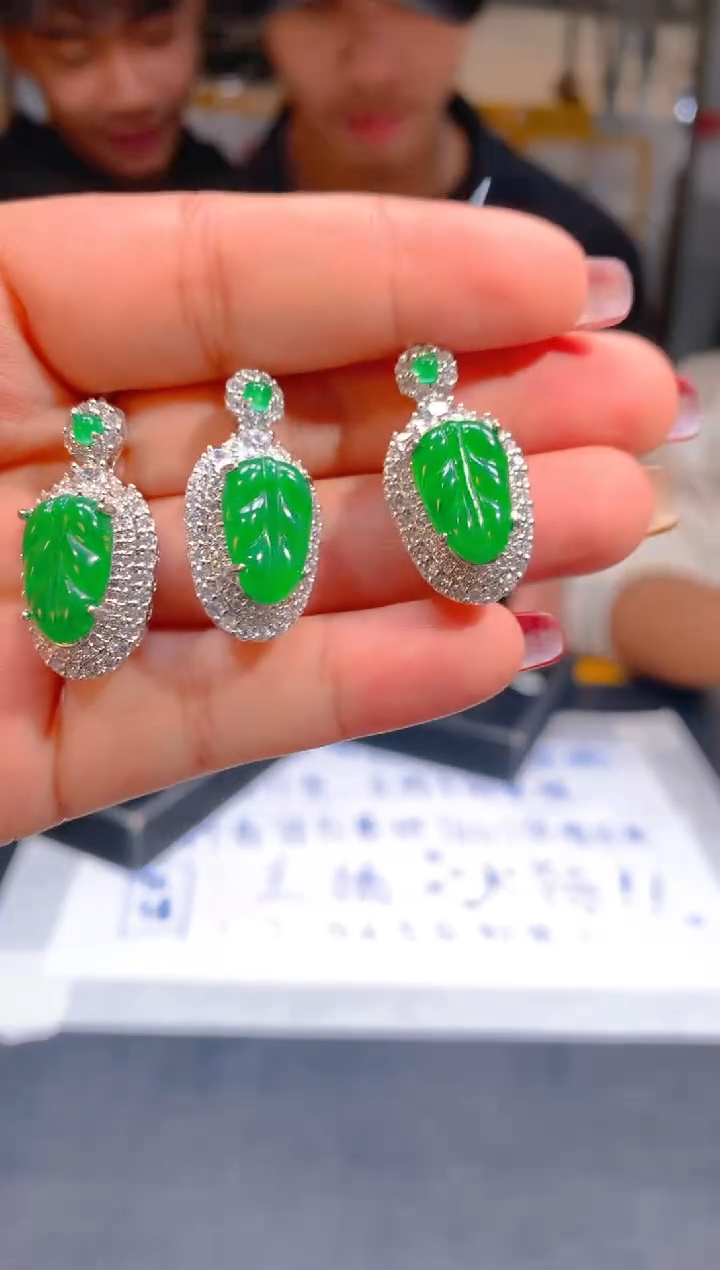 【闪购商品】定制翡翠未镶嵌8定制翡翠-多样性发货 {发其 一}